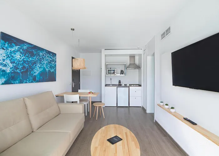 Marsenses & Adults Only Апарт-готель 4*