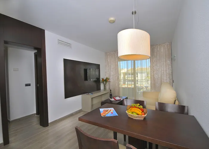 Marsenses & Adults Only Апарт-готель 4*