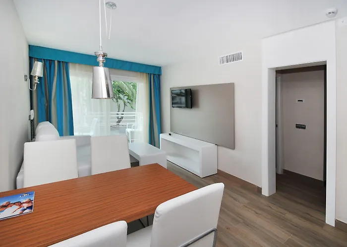 Апарт-готель Marsenses & Adults Only Порт-де-Польєнса