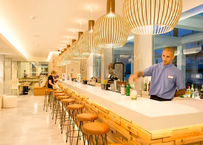 מלון דירות Marsenses & Adults Only 4*